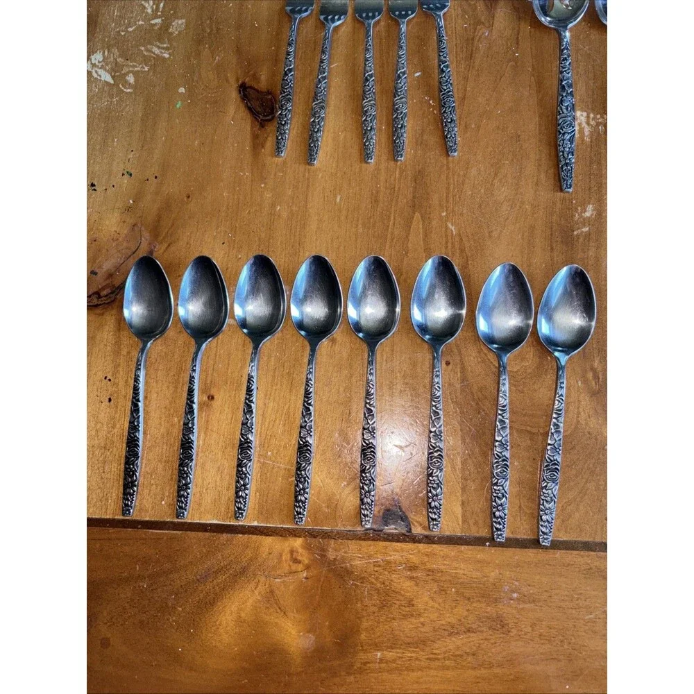 EKCO Eterna Las Palmas Textured Floral 44 Pieces MCM Stainless Flatware